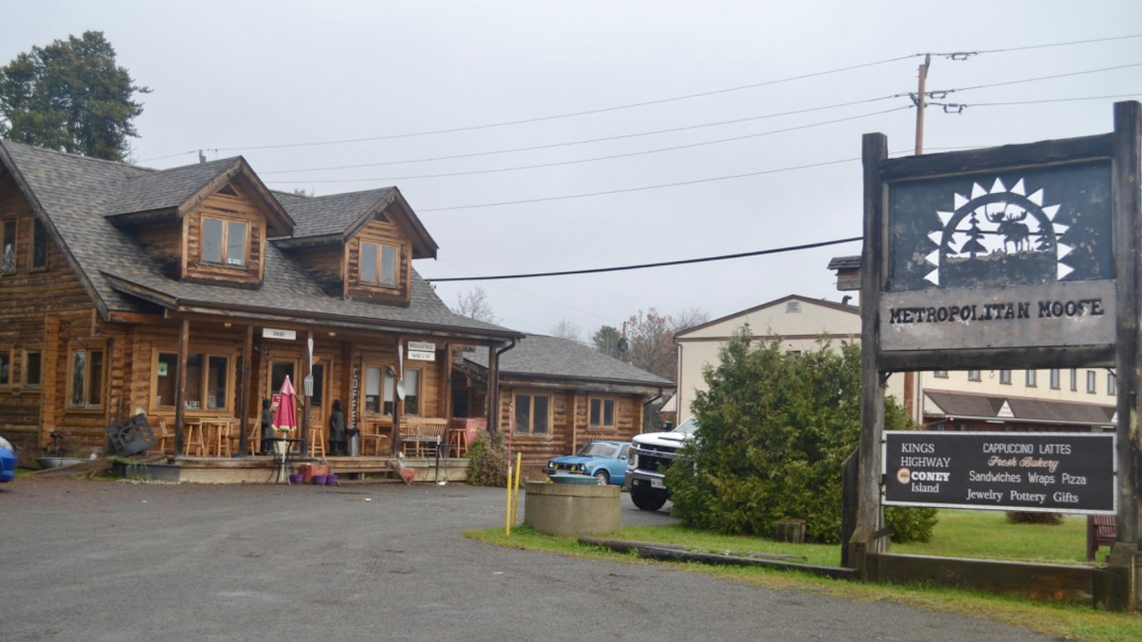 metropolitan moose cafe